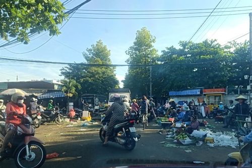 Chợ 'chạy'!