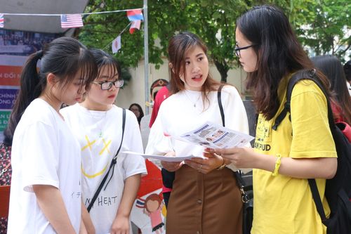Đào tạo báo chí thời chuyển đổi số: Đưa tòa soạn đến giảng đường