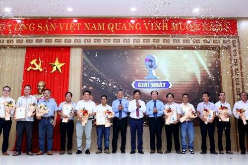Quảng Nam: 60 tác giả, nhóm tác giả được trao thưởng Giải báo chí Huỳnh Thúc Kháng lần thứ 18