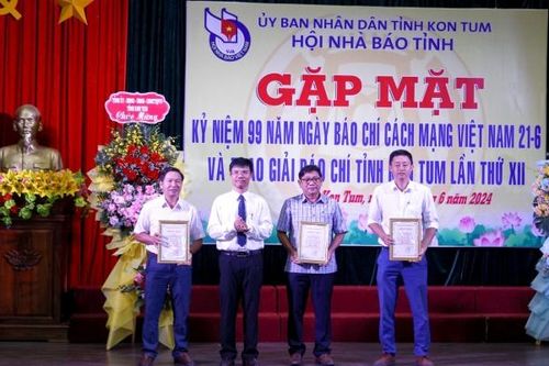 Hội Nhà báo tỉnh Kon Tum trao Giải Báo chí tỉnh lần thứ XII