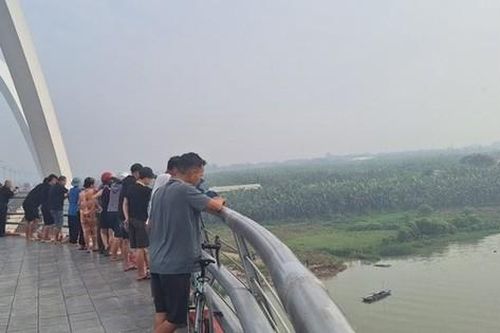 Vụ hai nữ sinh nhảy cầu tự vẫn ở Bắc Ninh: Có uẩn khúc?