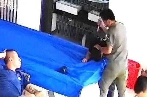 Khởi tố kẻ dùng dao rạch cổ nhân viên quán bida ở Đắk Lắk