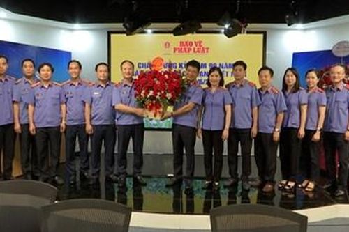 Đảng ủy VKSND tối cao và các đơn vị chúc mừng Báo Bảo vệ pháp luật