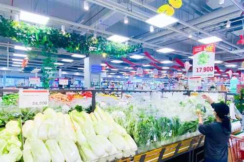 Nắng nóng gay gắt, rau xanh tăng giá mạnh