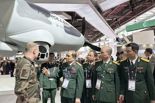 Việt Nam tham dự Triển lãm vũ khí quân sự Eurosatory tại Pháp