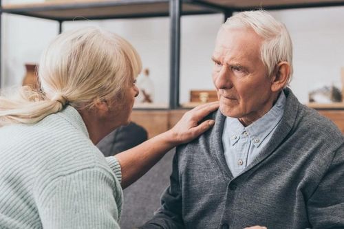 Sự khác biệt giữa bệnh Alzheimer và chứng sa sút trí tuệ ở người cao tuổi