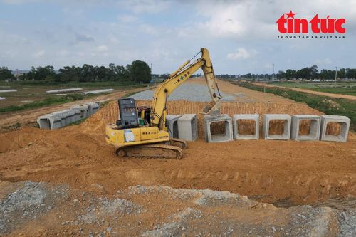 Xử lý nghiêm hành vi 'gửi' thầu phụ thi công công trình giao thông