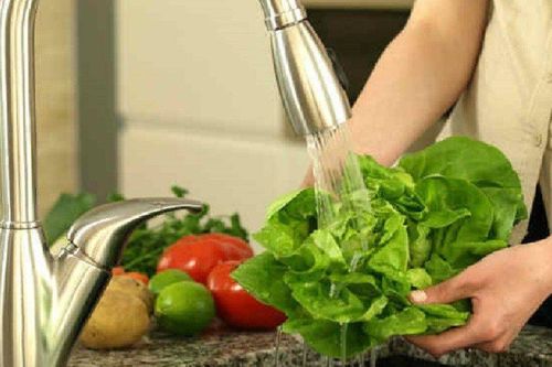 Nước 'bí mật' giúp loại bỏ thuốc trừ sâu trên rau quả