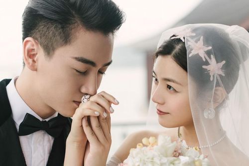 Trần Nghiên Hy lần đầu lộ diện giữa ồn ào ly hôn với Trần Hiểu, dân tình chỉ để ý đến ngón áp út
