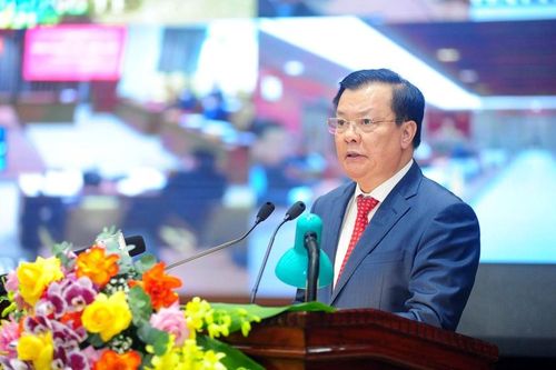 Ban Chấp hành Trung ương Đảng đồng ý để ông Đinh Tiến Dũng thôi giữ chức Ủy viên Bộ Chính trị