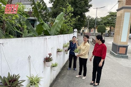 Nữ bí thư chi bộ gương mẫu, năng động