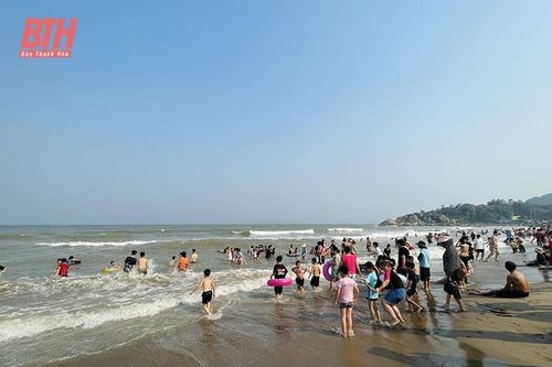 'Sức nóng' của các khu du lịch biển xứ Thanh