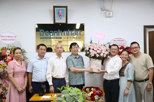 'Tạp chí Điện tử Doanh nhân Việt Nam đã vượt khó, trụ vững và phát triển'