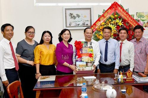 Phó Chủ tịch UBND tỉnh An Giang Nguyễn Thị Minh Thúy thăm, chúc mừng Ngày Báo chí Cách mạng Việt Nam các cơ quan báo chí