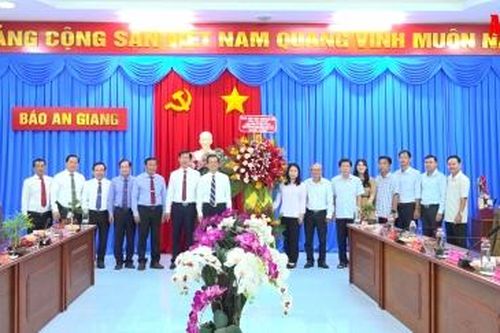 Bí thư Tỉnh ủy An Giang Lê Hồng Quang thăm, chúc mừng Báo An Giang nhân Ngày Báo chí Cách mạng Việt Nam