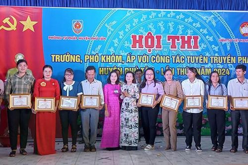 Xã Phú Thọ đoạt giải nhất Hội thi 'Trưởng, phó khóm, ấp với công tác tuyên truyền pháp luật' huyện Phú Tân lần I/2024