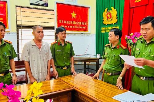 Tạm giam 3 đối tượng liên quan vụ vận chuyển trái phép 530.150 USD qua biên giới An Giang