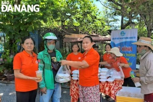 Ấm lòng những suất ăn 0 đồng