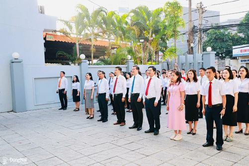 THEO DÒNG THỜI SỰ