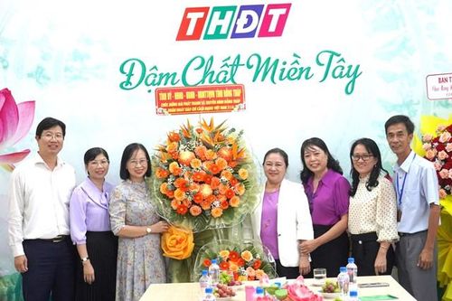 Lãnh đạo tỉnh thăm, chúc mừng Ngày Báo chí Cách mạng Việt Nam