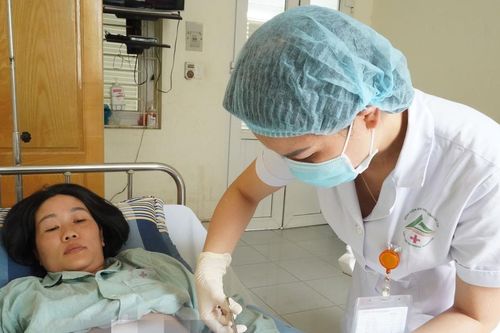 Cứu thành công sản phụ sốc mất máu sau phẫu thuật cắt tử cung