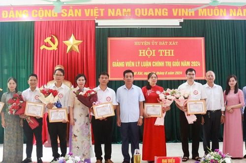 Bát Xát tổ chức Hội thi Giảng viên lý luận chính trị giỏi năm 2024