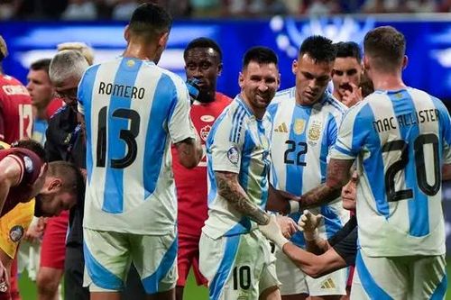 Argentina 2-0 Canada: Messi đi vào lịch sử