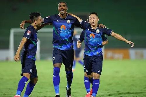 Merryland Bình Định lội ngược dòng ngoạn mục trước CLB Hà Nội
