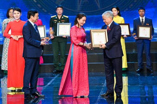 Nhà báo trẻ với lửa nghề, lửa thiện nguyện