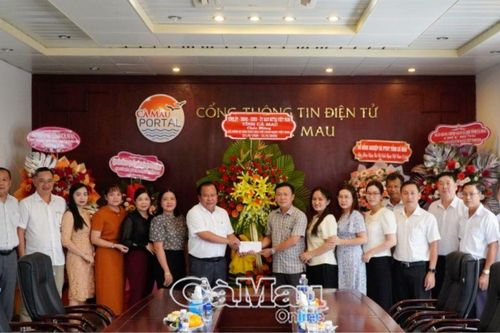 Lãnh đạo UBND tỉnh thăm, chúc mừng Ngày Báo chí cách mạng Việt Nam