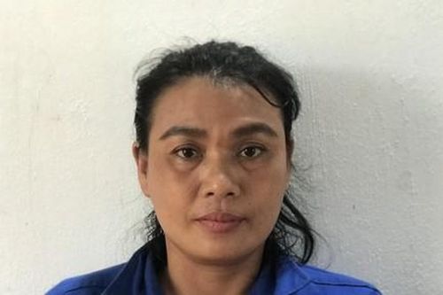 Bắt hai đối tượng buôn bán hàng lậu qua biên giới