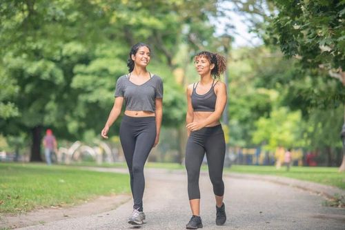 Đi bộ mỗi ngày, sau 1 tháng cô gái bất ngờ về sự thay đổi của cơ thể