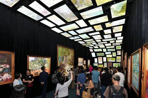 Triển lãm đa giác quan của danh họa Van Gogh và Monet thu hút người dân TP HCM