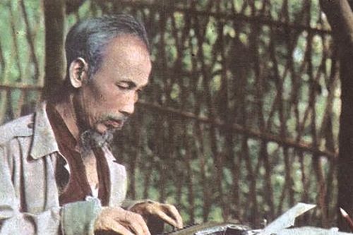 Hồ Chí Minh, người thầy vĩ đại của báo chí cách mạng