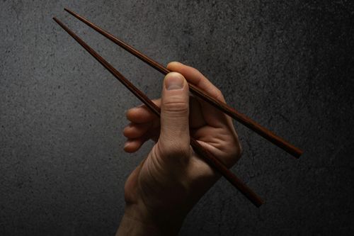 Thanh niên 29 tuổi nhập viện vì trò đùa trong lúc say