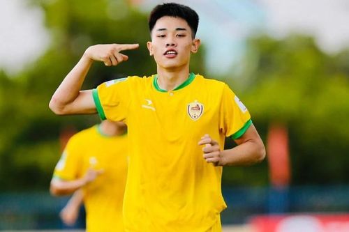 Đang chấn thương, Đình Bắc bất ngờ có tên dự HPL cùng đội phủi xứ Nghệ