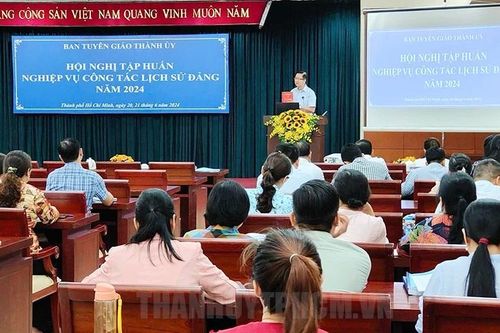 Trang bị kỹ năng biên soạn sách lịch sử Đảng cho cán bộ tuyên giáo