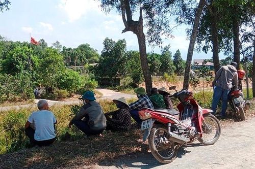Phát hiện thi thể người đàn ông trôi trên kênh Kẻ Gỗ