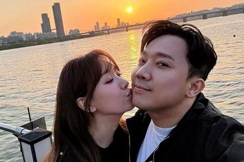 Lỡ nhận show ngày sinh nhật Hari Won, Trấn Thành liền 'nịnh' vợ