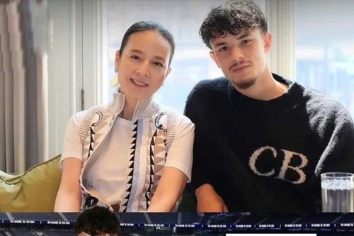 Bóng đá Thái Lan nhập tịch cầu thủ chơi bóng ở Anh