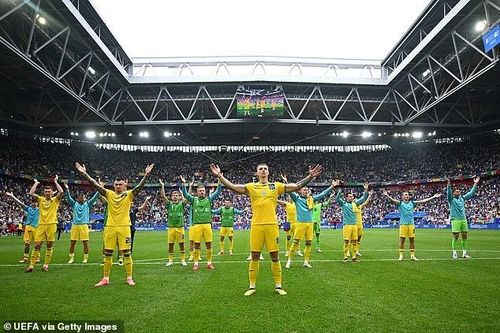Chùm ảnh: Ukraine khiến Slovakia khóc ròng tại EURO 2024