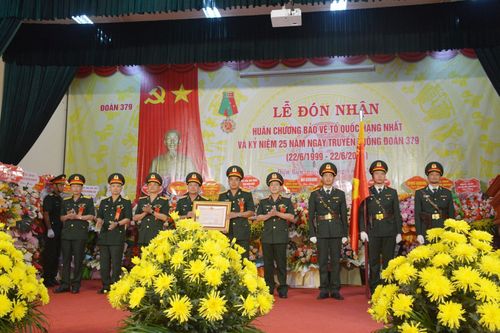 Đoàn Kinh tế Quốc phòng 379 đồng hành với đồng bào nghèo nơi 'phên dậu'
