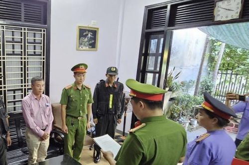 Vừa được miễn hình phạt tù hơn 1 tháng, cựu giám đốc CDC Thừa Thiên Huế lại bị bắt