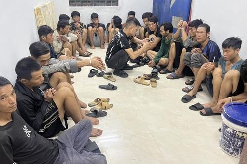 Lào Cai: Phát hiện 19 đối tượng nghiện ma túy trên một xe ô tô