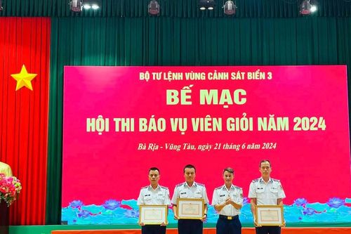 Hội thi Báo vụ viên giỏi và kiểm tra bắn đạn thật tại Bộ Tư lệnh Vùng Cảnh sát biển 3
