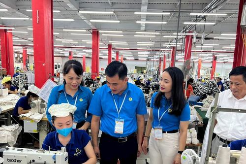 Nắm bắt, định hướng thông tin xây dựng quan hệ lao động hài hòa, ổn định