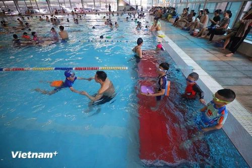 Hà Nội: Khuyến khích dạy, học bơi để phòng chống đuối nước cho trẻ em
