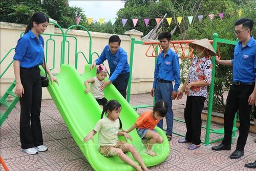 Tạo không gian vui chơi, rèn luyện thể chất cho trẻ