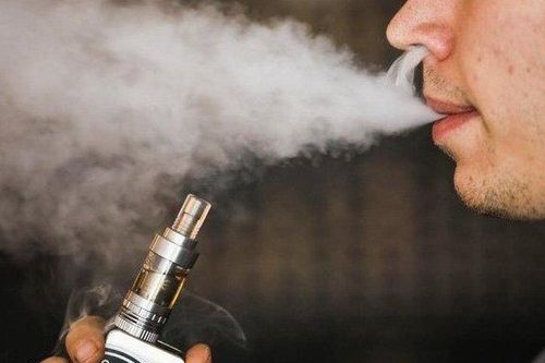 Kiểm soát thuốc lá mới: Tự thực hiện hay thừa nhận từ quốc tế?