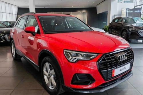 Cận cảnh Audi Q3 2024 tại đại lý: Trang bị gói ngoại thất đen thể thao, giá từ 1,8 tỷ đồng